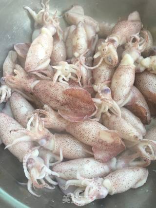 蜜斗鱼炒辣椒的做法步骤：2