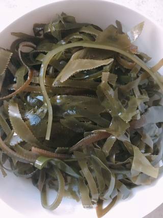 肉片炒海带的做法步骤：1