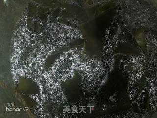猪腿骨海带汤的做法步骤：5