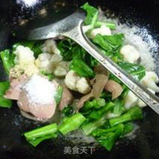 油菜蕻鹅肝炒花菜的做法步骤：11