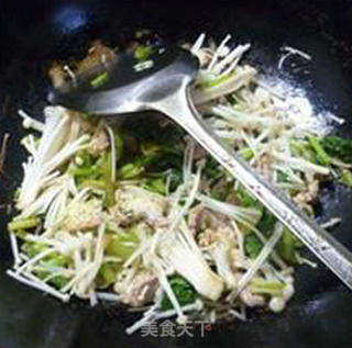 雪菜里脊肉炒金针菇的做法步骤：10