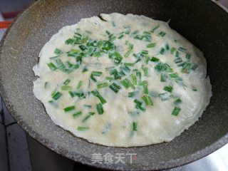 韭菜鸡蛋饼的做法步骤：7