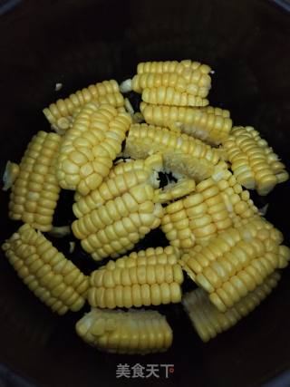 玉米木耳润燥汤的做法步骤：3