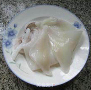雪菜鱿鱼炒鸡蛋的做法步骤：1