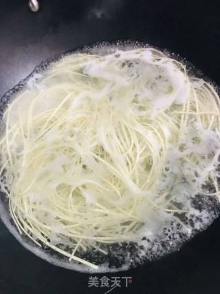 西红柿酸甜面的做法步骤：4
