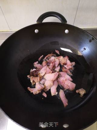 蒜苔炒腊肉的做法步骤：4