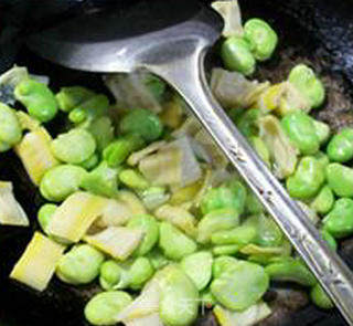 笋尖豆腐炒蚕豆的做法步骤：7