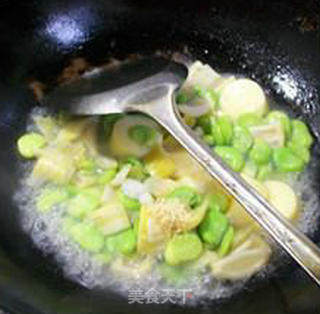 笋尖豆腐炒蚕豆的做法步骤：10