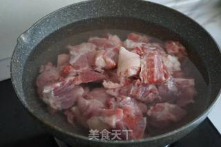 #润燥好汤水#猪骨莲藕汤的做法步骤：4