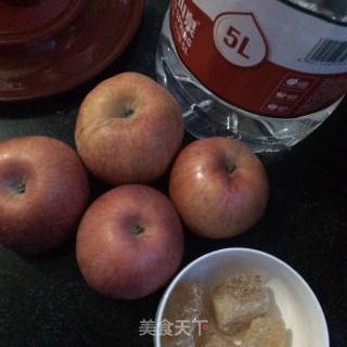 冰糖苹果糖水的做法步骤：1