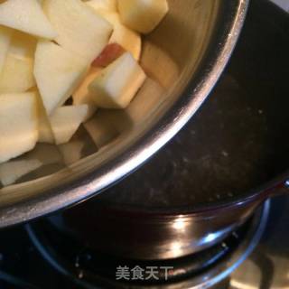 冰糖苹果糖水的做法步骤：4