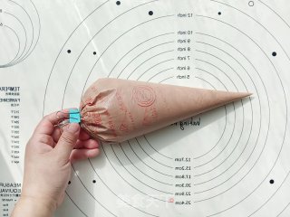 巧克力香蕉慕斯的做法步骤：13