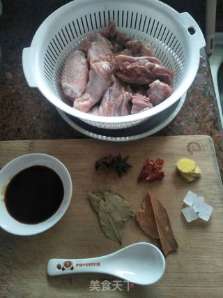 卤香鸡块的做法步骤：1