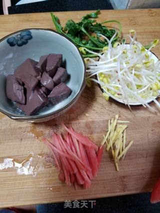 鸭血黄豆芽汤的做法步骤：1