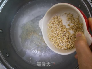 胡萝卜红枣燕麦粥的做法步骤：2