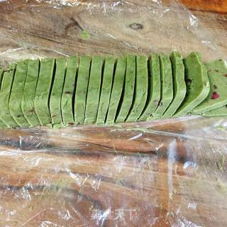 蔓越莓抹茶饼干的做法步骤：11