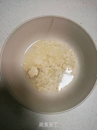 葱花火腿卷的做法步骤：2