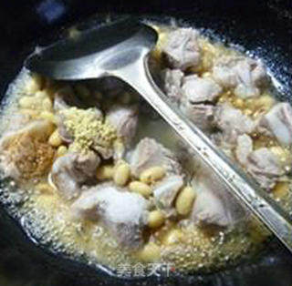 黄豆煮软骨的做法步骤：15