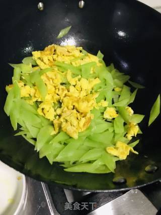 莴笋炒蛋的做法步骤：8