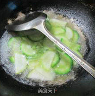 青萝卜炒花蛤的做法步骤：7