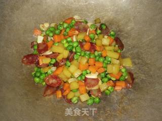 腊肠煲仔饭的做法步骤：12