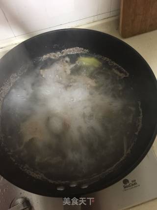排骨冬笋汤的做法步骤：1