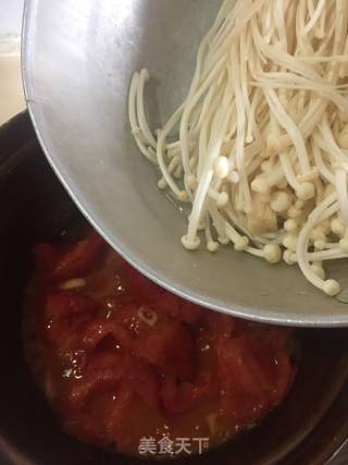 金针菇烩蕃茄的做法步骤：6