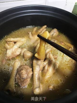 美容靓汤（花胶煲鸡爪）的做法步骤：16