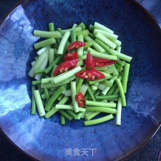 蒜苔炒牛柳的做法步骤：4
