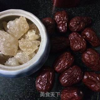 红枣银耳汤的做法步骤：2