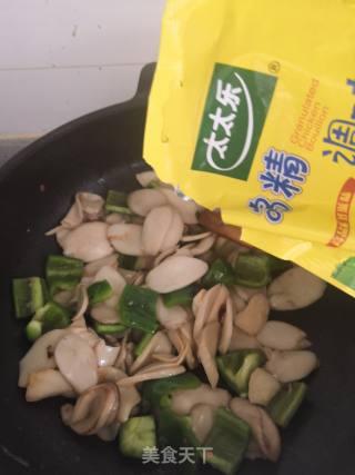 青椒炒杏鲍菇的做法步骤：6