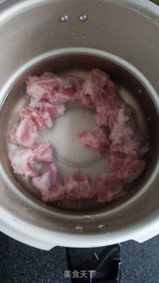 排骨核桃马蹄汤的做法步骤：1