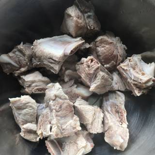 春笋煲排骨的做法步骤：3