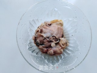 韭菜河蚌汤的做法步骤：2