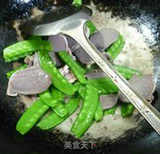 荷兰豆炒鹅胗的做法步骤：8