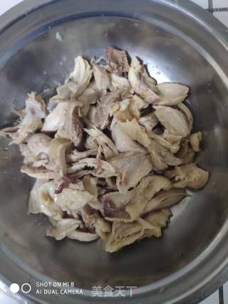 麻辣鸡腿肉的做法步骤：2