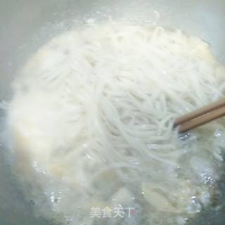 黄花菜鸡蛋面的做法步骤：9