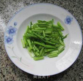 香芹炒芝麻鸡蛋的做法步骤：4
