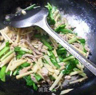 韭菜里脊肉炒冬笋的做法步骤：14