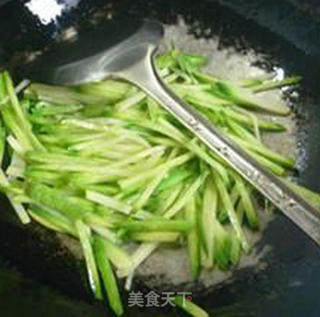 开洋炒青萝卜的做法步骤：5
