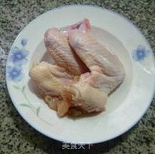 蒜薹炒鸡翅的做法步骤：2