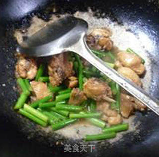 蒜薹炒鸡翅的做法步骤：14