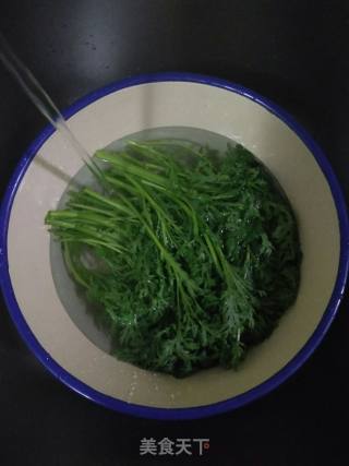 蒸茼蒿的做法步骤：2