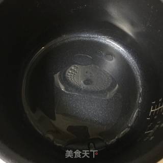 电饭锅版煲仔饭的做法步骤：6