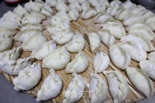 香芹荸荠猪肉饺子的做法步骤：8