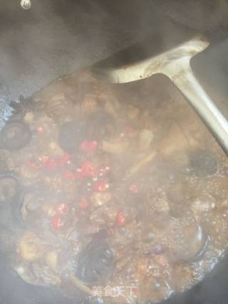 香菇烧鸡的做法步骤：9