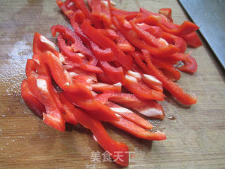 里脊肉炒红椒的做法步骤：6