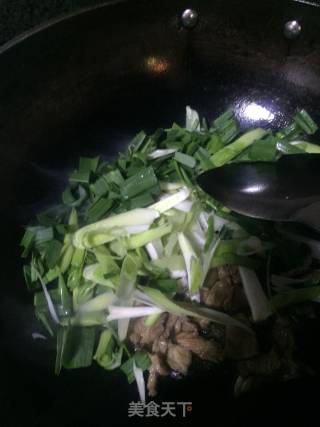 大蒜炒肉的做法步骤：3
