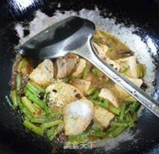 牛肉酱芹菜炒素鸡的做法步骤：11