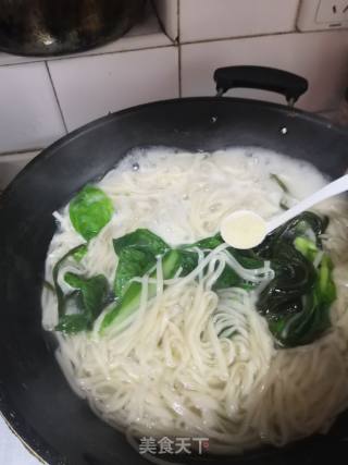 海带鸡丝面的做法步骤：4
